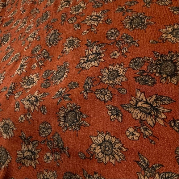 Mossimo size large rust/burnt orange floral Vneck long sleeve silky shirt - Picture 7 of 11